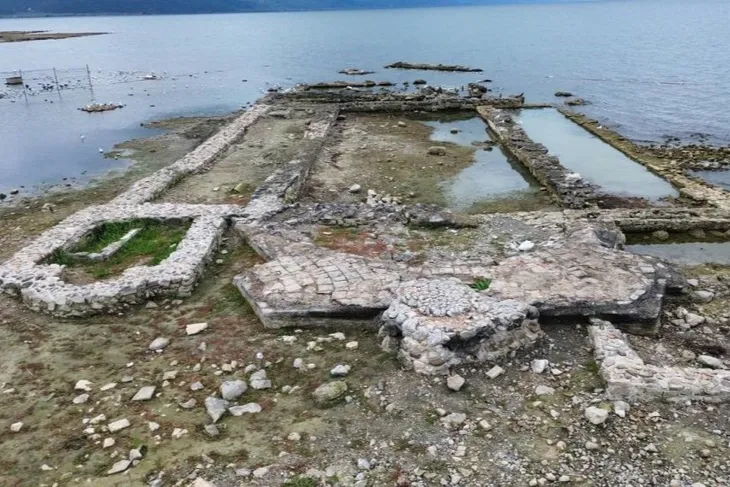 2 bin yıllık bazilika tamamen gün yüzüne çıktı