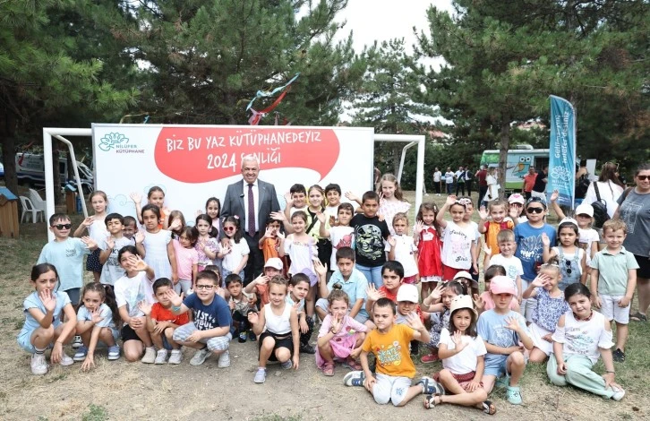 300 çocuk ‘Biz Bu Yaz Kütüphanedeyiz’ etkinliğinde bir araya geldi