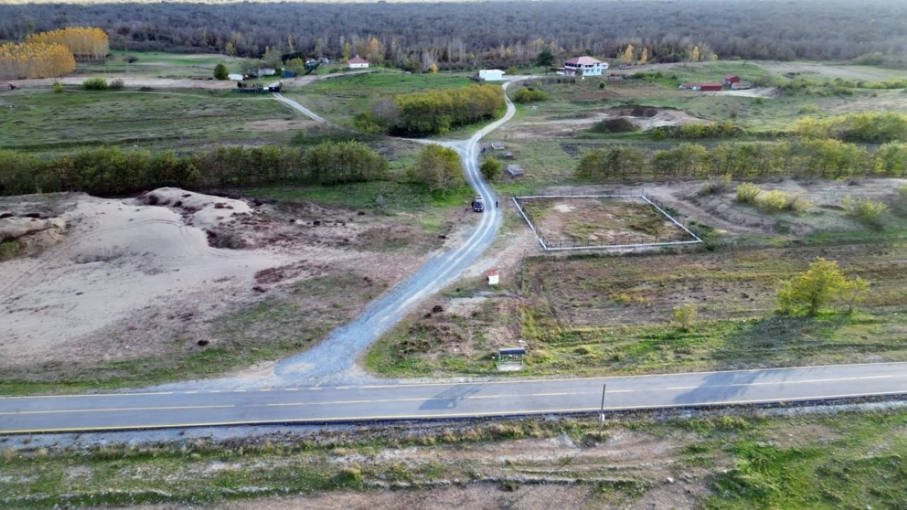 52 yıldır kullanılan bağlantı yolu arsa çıktı