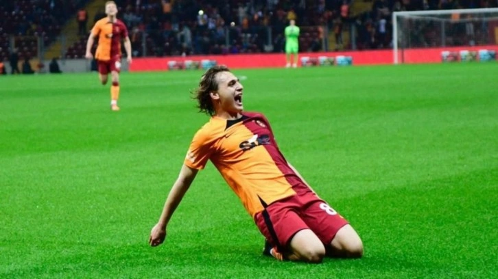 Galatasaray'dan ayrılan Hamza Akman'a sürpriz transfer teklifi!