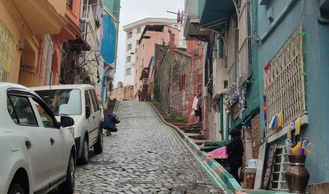 İstanbul’da yokuştan kayan otomobil kadını ezdi