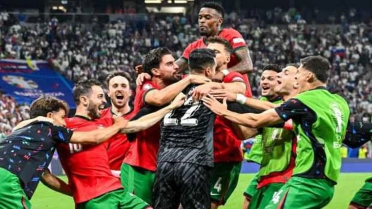 Ronaldo'nun Göz Yaşları! Portekiz, Slovenya'yı Penaltılarla Geçti