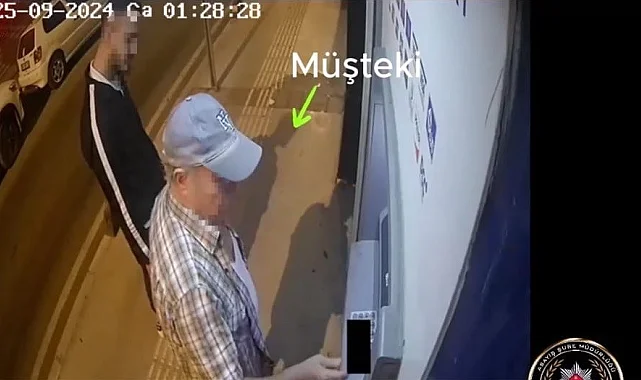 ATM’den para çeken emekliyi gasp etti