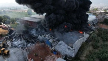 Bursa'da yangı devam ediyor: Çevredeki 3 fabrikaya da sıçradı