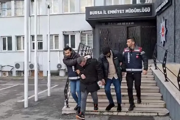 Bursa'da yaşlı kadını oğlu gibi konuşarak Dolandırdı