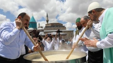 Mevlana Türbesi'nde Aşure Şöleni Gerçekleştirildi