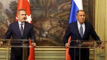 Rusya ve Türkiye Dışişleri Bakanları Viyentiyan'da Buluştu