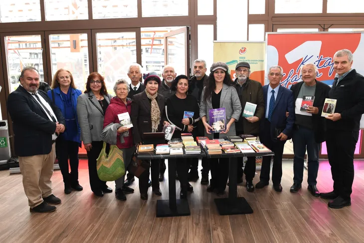 Şairler ve yazarlardan Osmangazili gençlere bağış