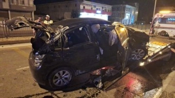 Samsun'da Başıboş Köpek Faciası: Otomobil Bariyere Çarptı!