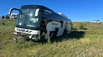 Yolcu Otobüsü Şarampole Yuvarlandı: 8 Yaralı Var